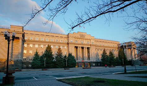 В поддержку врачей, авиаперевозчиков